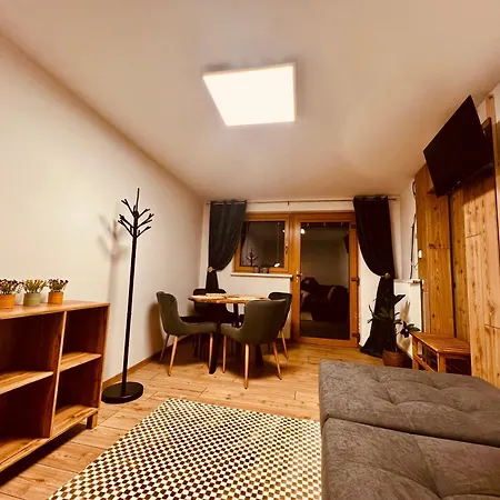 Apartment Fuer 2 Erwachsene Und 2 Kinder, Ausgestattet Mit Einem Weinkeller Und Einem Kleinen Hof - Self-Made Fruehstueck Inbegriffen Retz Exterior photo
